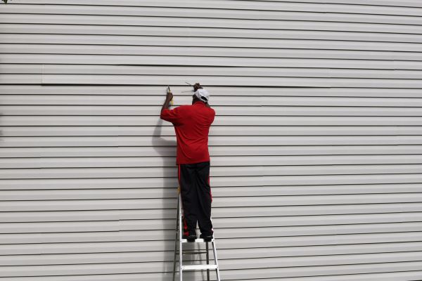 Loose Siding Repair in Napa